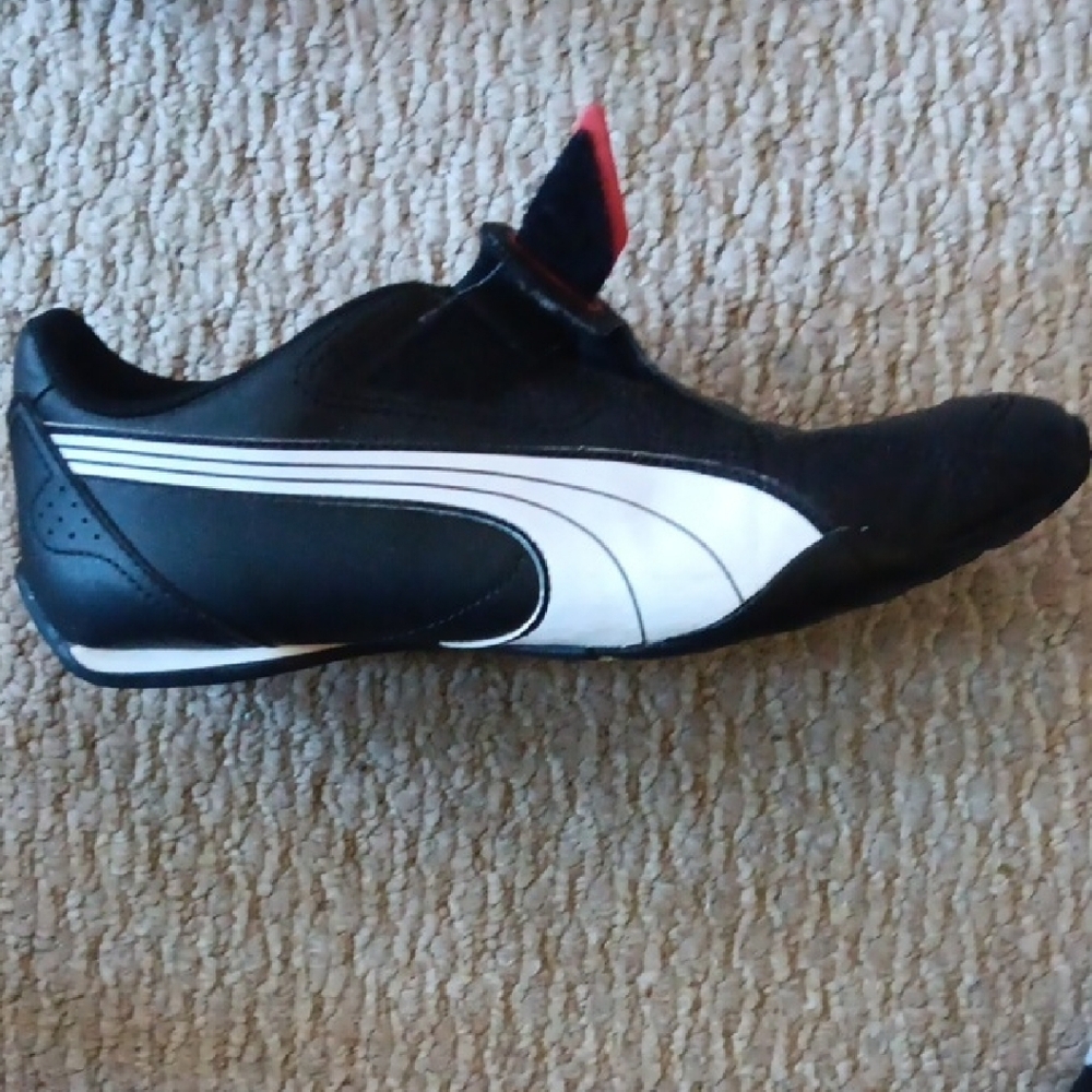 Puma Redon Move Men's Black Sneakers with White Stripe and Red Tongue Detail